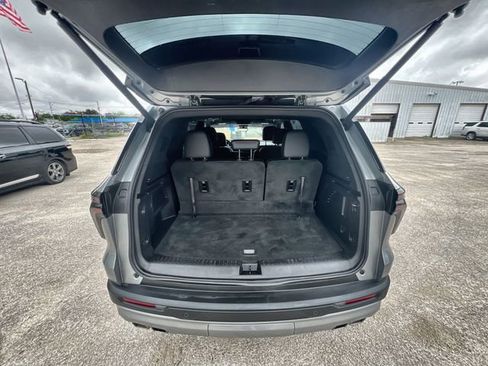 Used 2025 Chevrolet Traverse Z71 w/ Enhanced Driving Package image 25