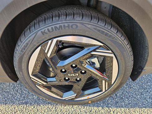 New 2025 Kia K4 EX image 11