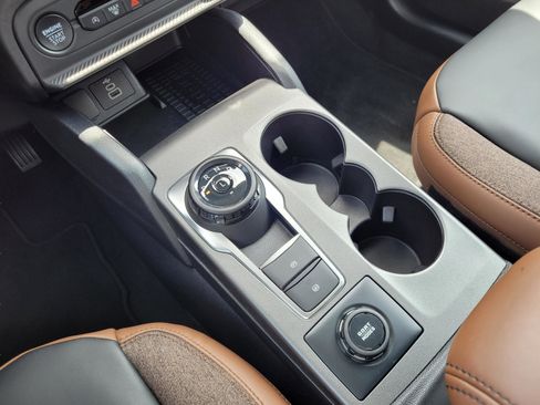 Certified 2025 Ford Bronco Sport Outer Banks w/ Outer Banks Tech Package+ AWD/4WD image 24