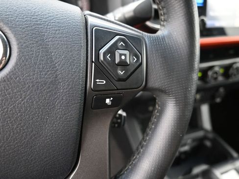 Used 2017 Toyota Tacoma TRD Sport w/ Tow Package image 29