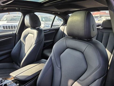 Used 2020 BMW 530e w/ Premium Package image 16