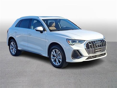 Used 2025 Audi Q3 2.0T Premium image 3