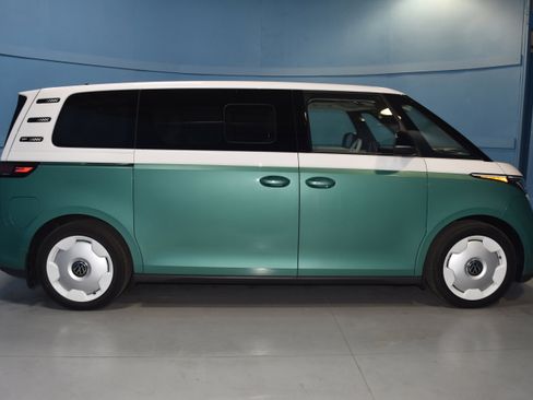 New 2025 Volkswagen ID. Buzz 1st Edition image 19