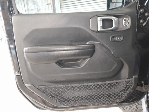 Used 2021 Jeep Gladiator Willys image 12