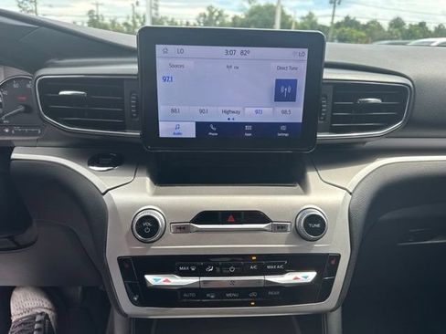Used 2022 Ford Explorer XLT w/ Equipment Group 202A RWD image 17