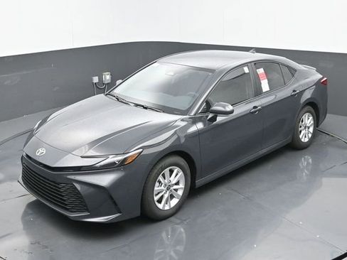 Used 2025 Toyota Camry LE w/ Convenience Package FWD image 30