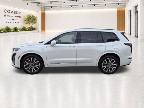 Used 2023 Cadillac XT6 Sport w/ Technology Package AWD/4WD image 9