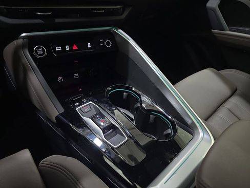 Certified 2025 Audi Q5 Premium Plus w/ Premium Plus image 27