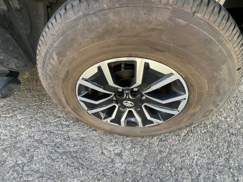 Used 2023 Toyota Tacoma 2WD Double Cab image 30