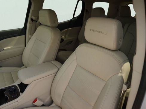 Used 2023 GMC Acadia Denali w/ Denali Ultimate Package AWD/4WD image 10