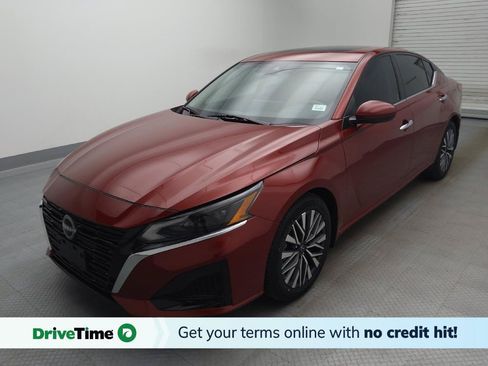 Used 2024 Nissan Altima 2.5 SV w/ SV Premium Package FWD image 1