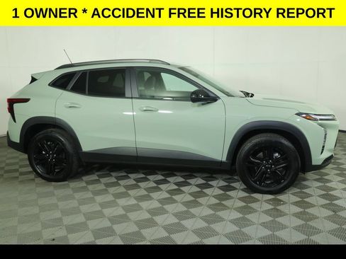 Used 2024 Chevrolet Trax ACTIV FWD image 2