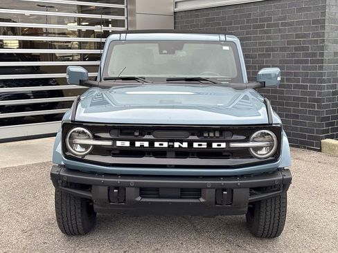 Used 2023 Ford Bronco Outer Banks AWD/4WD image 2