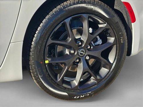 New 2026 Chrysler Pacifica Select image 10