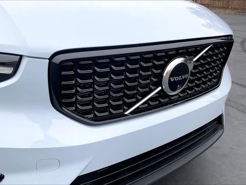 New 2026 Volvo XC40 B5 Plus w/ Protection Package Premier image 33