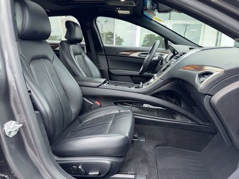 Used 2019 Lincoln MKZ Reserve FWD image 28