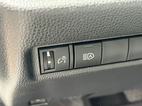 Used 2022 Toyota RAV4 XLE Premium image 26