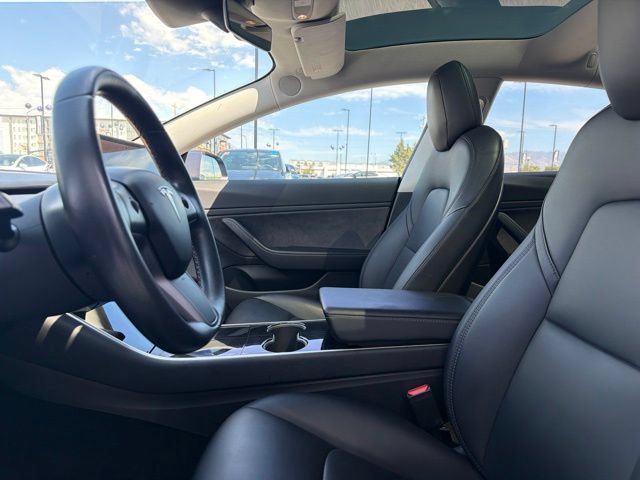 Used 2018 Tesla Model 3 Long Range RWD image 22