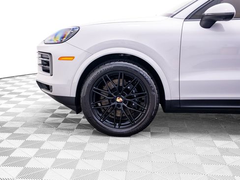 Used 2024 Porsche Cayenne Coupe AWD/4WD image 37