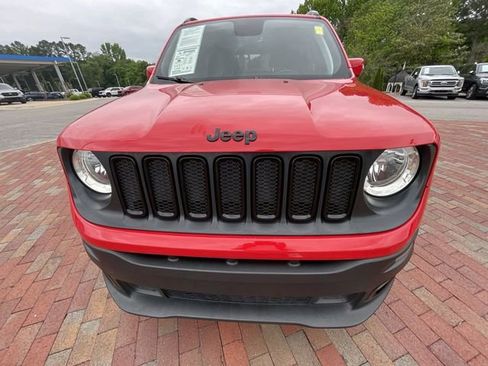 Used 2018 Jeep Renegade Altitude FWD image 26