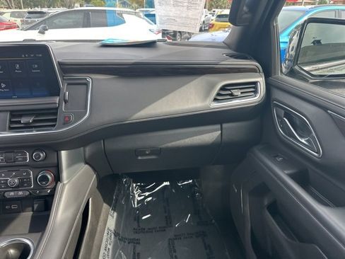 Used 2023 Chevrolet Suburban LT image 4