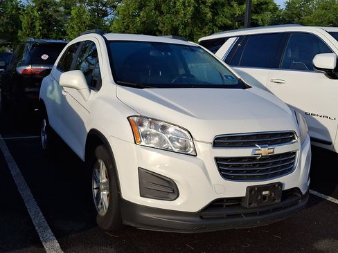 Used 2016 Chevrolet Trax LT w/ LT Convenience Package FWD image 5