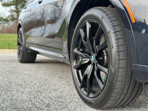 Certified 2025 BMW X7 M60i AWD/4WD image 11