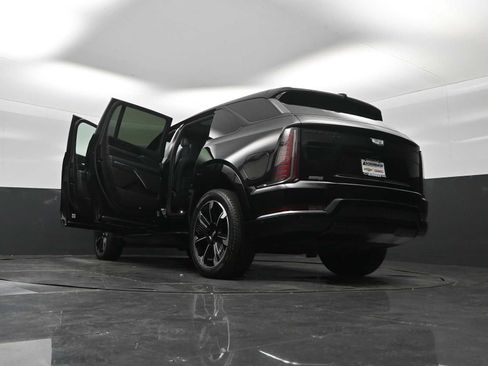 Used 2025 Cadillac Escalade IQ Sport 1 AWD/4WD image 31