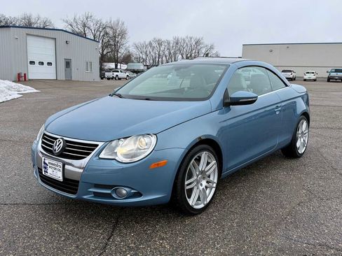 Used 2010 Volkswagen Eos Lux image 1