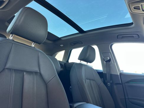 Used 2025 Audi Q5 Premium w/ Convenience Package AWD/4WD image 18