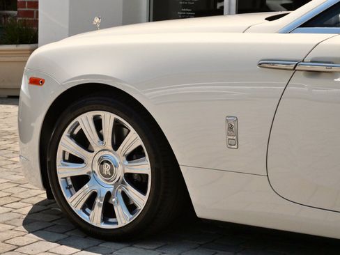 Used 2018 Rolls-Royce Dawn image 21