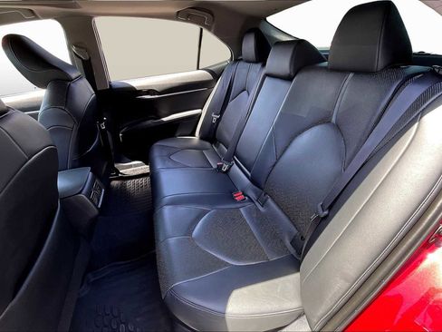Used 2022 Toyota Camry XLE w/ Navigation Upgrade Package FWD image 19