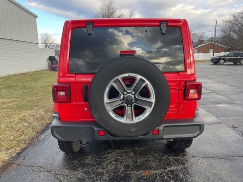 Used 2020 Jeep Wrangler Unlimited Sahara image 11