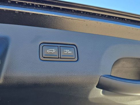 New 2026 Kia Carnival EX FWD image 11