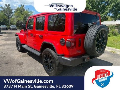 Used 2025 Jeep Wrangler Unlimited Sahara AWD/4WD image 4