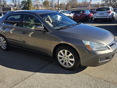 Used 2006 Honda Accord EX image 2