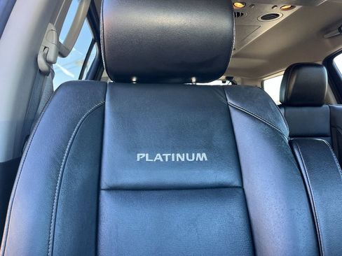 Used 2015 Nissan Armada Platinum image 18