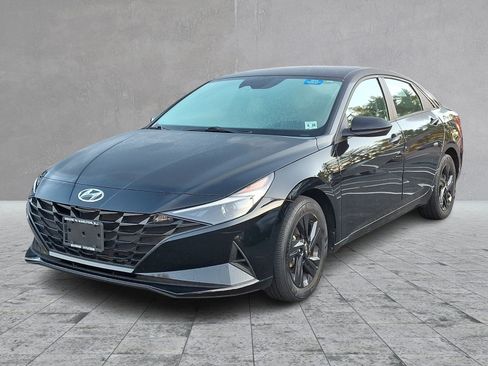 Certified 2023 Hyundai Elantra SEL FWD image 1