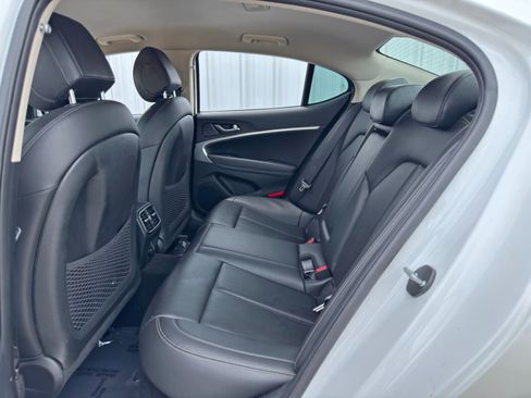 Used 2022 Genesis G70 2.0T image 39