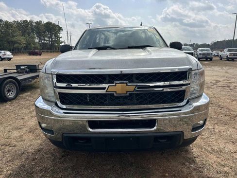 Used 2013 Chevrolet Silverado 2500 LT w/ Interior Plus Package image 2