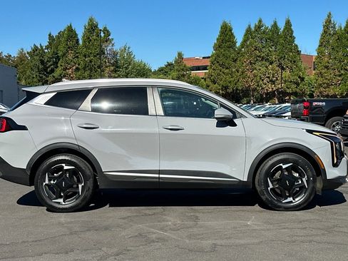 Used 2026 Kia Sportage EX AWD/4WD image 3