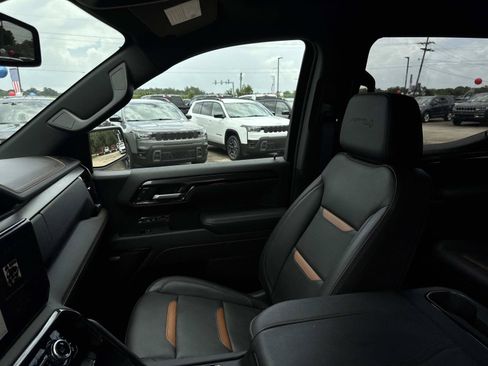 Used 2025 GMC Sierra 1500 AT4 AWD/4WD image 15