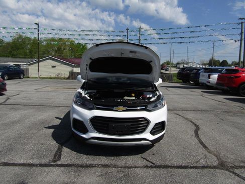 Used 2020 Chevrolet Trax LT FWD image 24