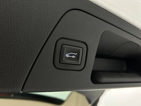 Used 2017 Buick Envision Essence AWD/4WD image 33