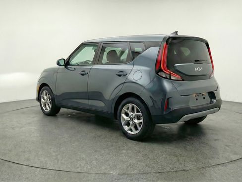 Used 2025 Kia Soul LX w/ LX Technology Package FWD image 6