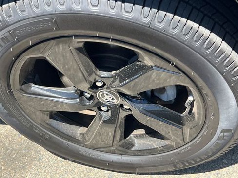 Used 2019 Toyota RAV4 XSE AWD/4WD image 15
