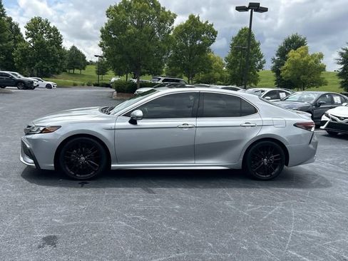 Used 2021 Toyota Camry XSE FWD image 7