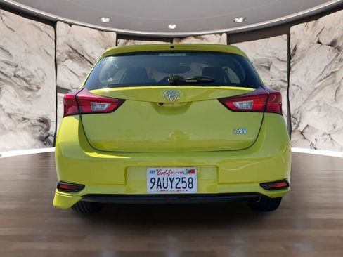 Used 2017 Toyota Corolla iM w/ Carpet Mat Package FWD image 7