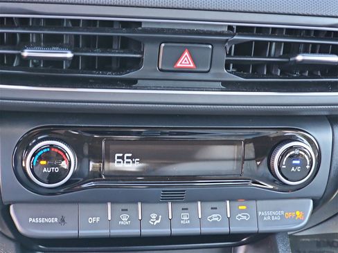 Certified 2023 Hyundai Kona SEL w/ Convenience Package image 26