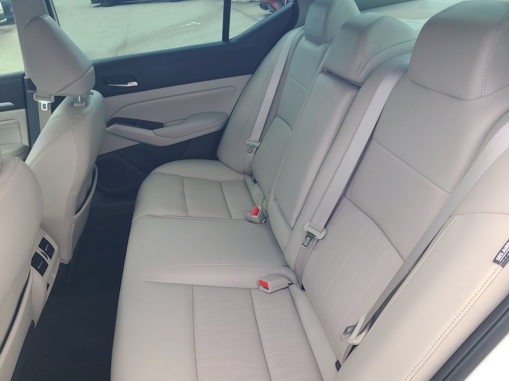 Certified 2020 Nissan Altima 2.5 Platinum FWD image 14